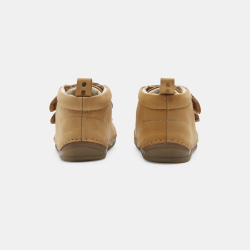 أحذية جلدية برقبة عالية...